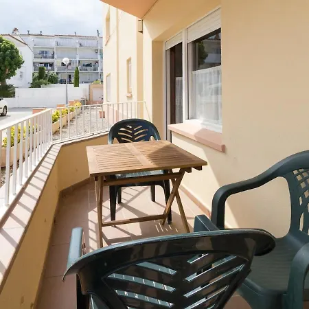 Guadalupe B Sistach Apartment L'Estartit